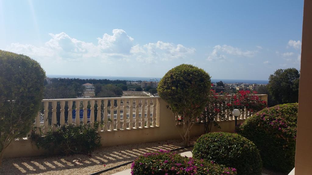 Panorama Court Apartment Paphos Bagian luar foto
