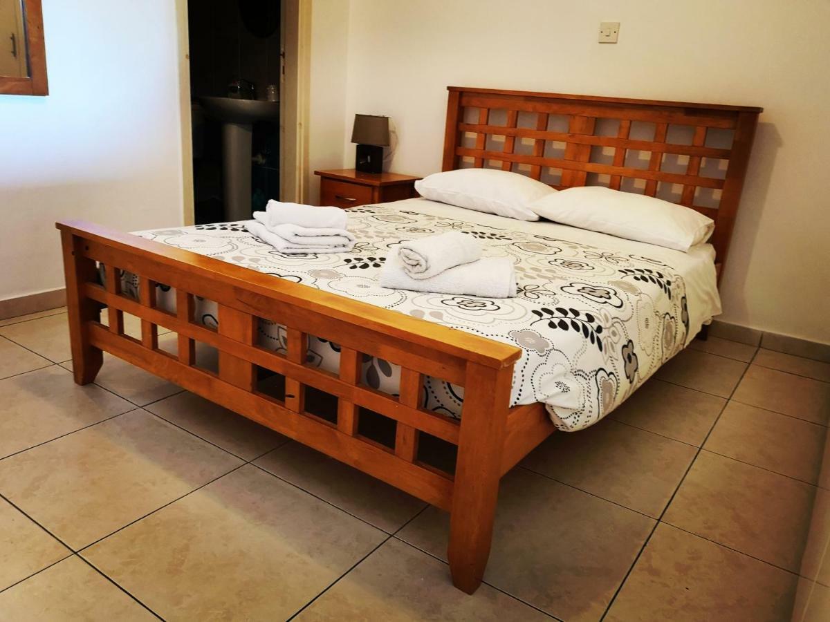 Panorama Court Apartment Paphos Bagian luar foto