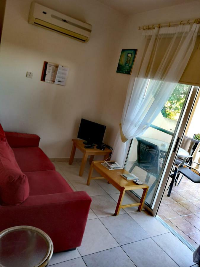 Panorama Court Apartment Paphos Bagian luar foto