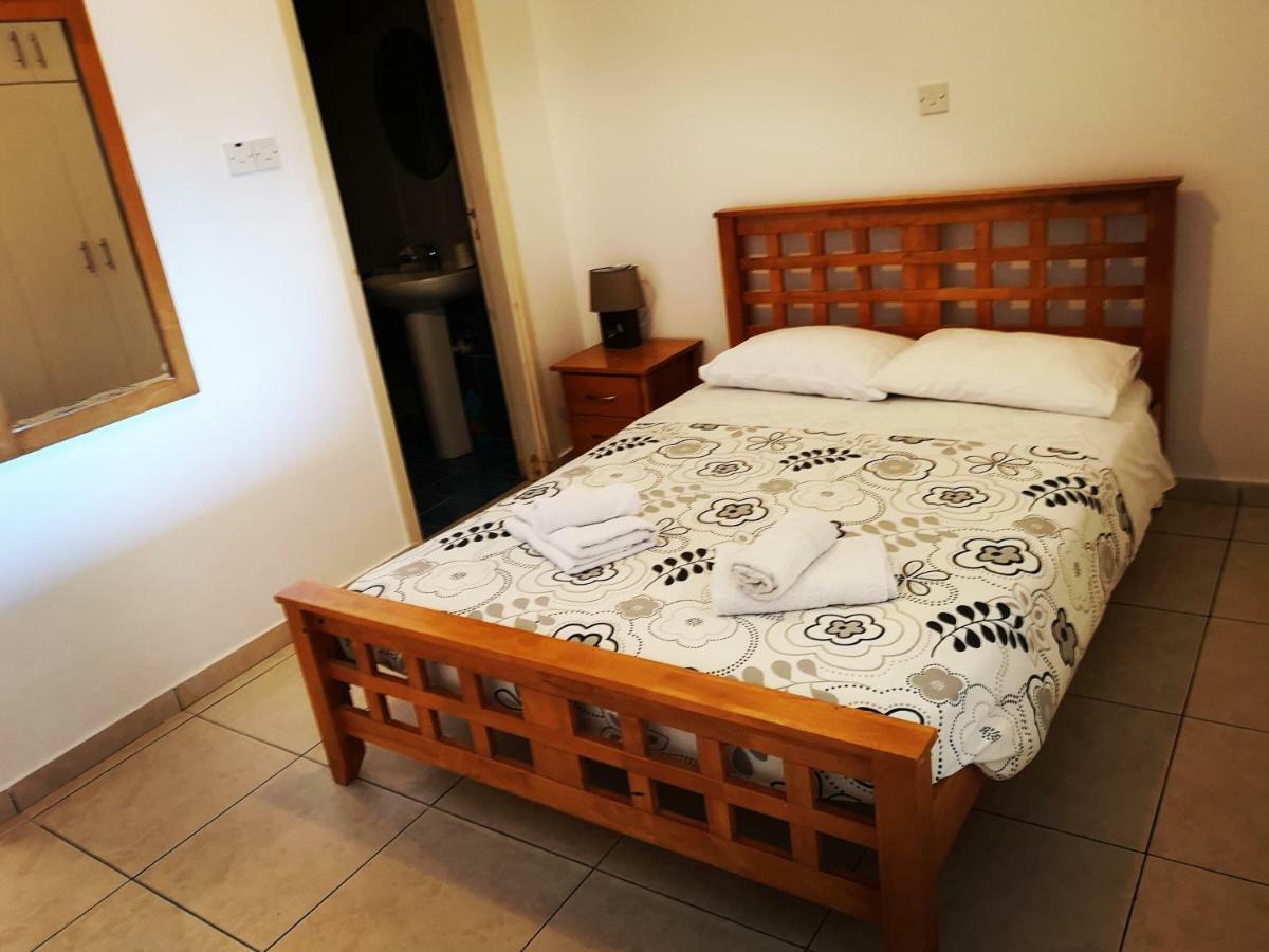 Panorama Court Apartment Paphos Bagian luar foto